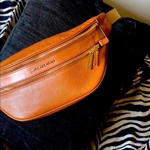 MICHEAL KORS Fanny Pack